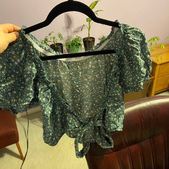 American eagle open back top!! - Picture 2 of 3